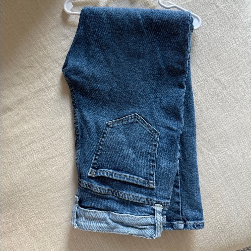 High-Waisted Two-Toned Denim Jeans - Picture 4 of 4